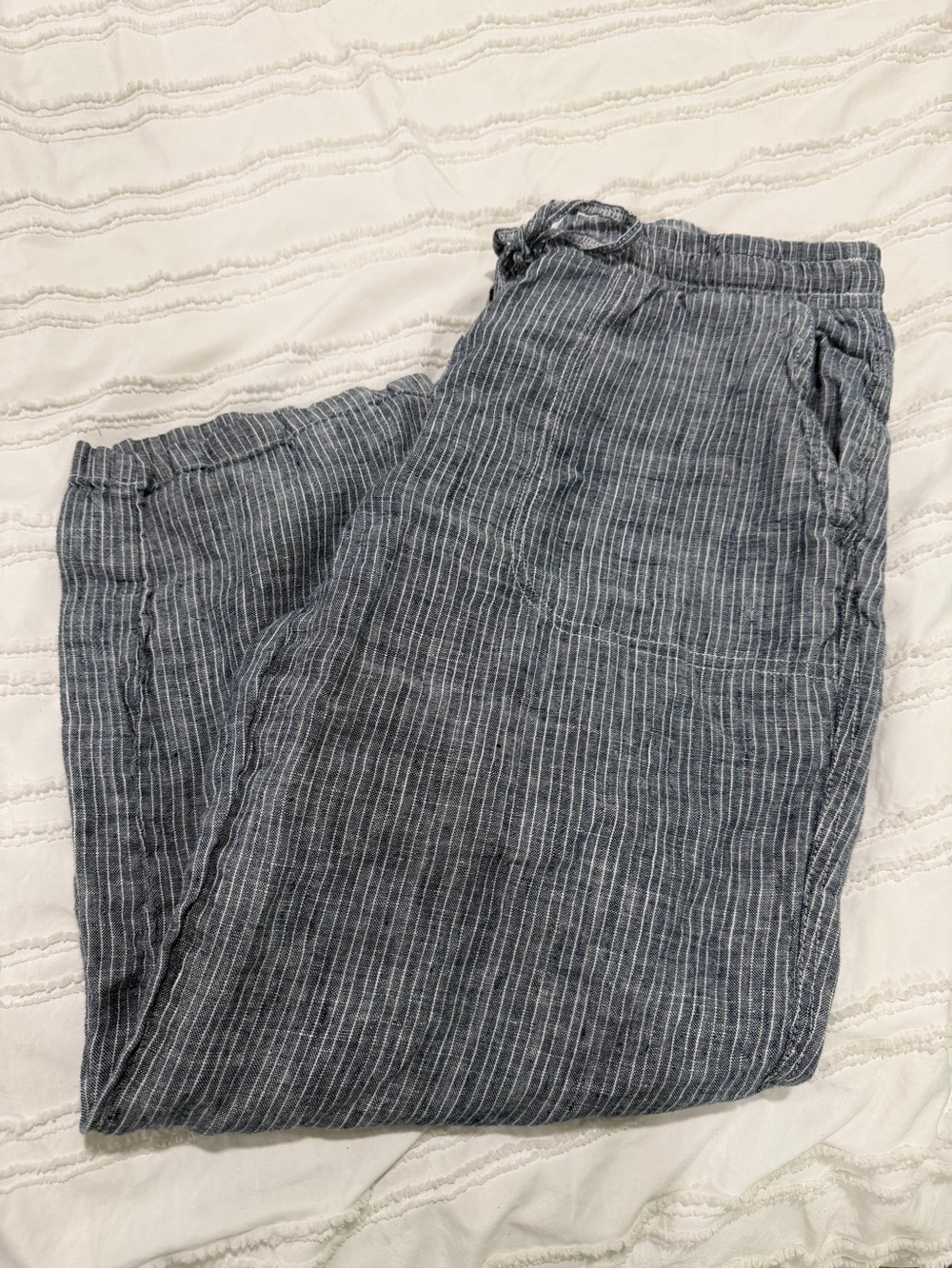 Woman’s Casual Linen-Blend Drawstring Pants in Navy Stripe